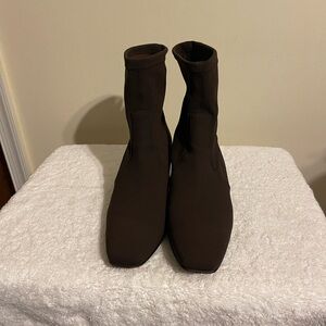 Donald J. Pliner Brown Heeled Boots Sleek Suede Design